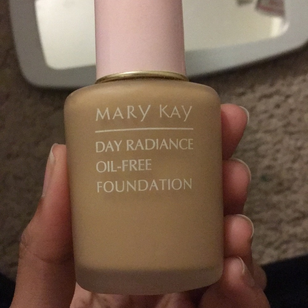 MARY KAY FOUNDATION BUFFED IVORY